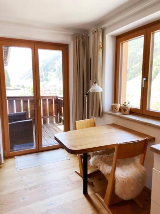 Schoene Wohnung, Zentral, Mit Panorama-Aussicht Гросарл Екстериор снимка
